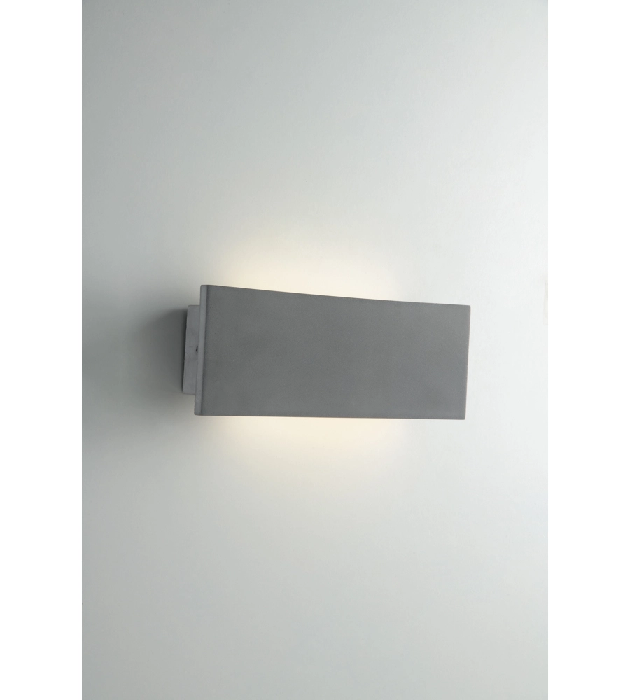 Applique a led biemissione "parker" in cemento grigio, 512lm